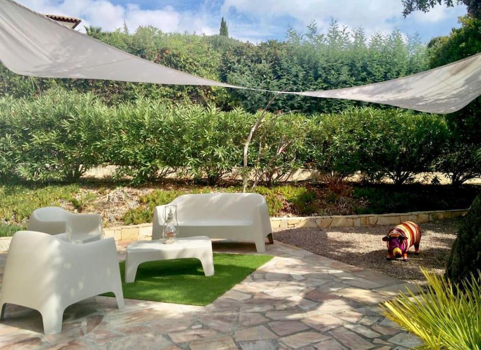 Villa La Crespina Saint Aygulf Exteriör bild
