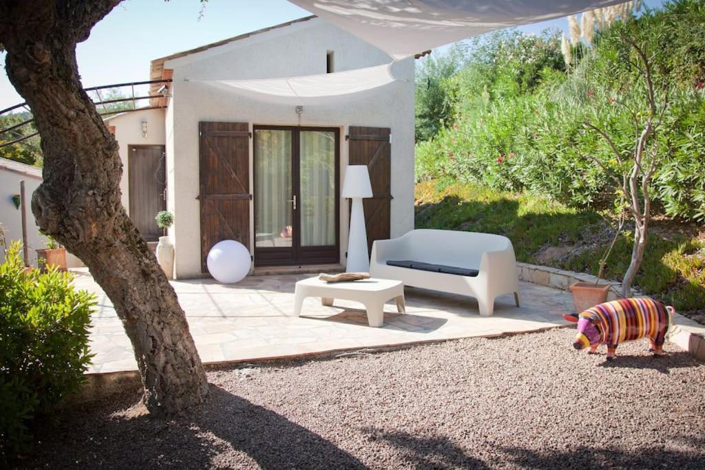 Villa La Crespina Saint Aygulf Exteriör bild