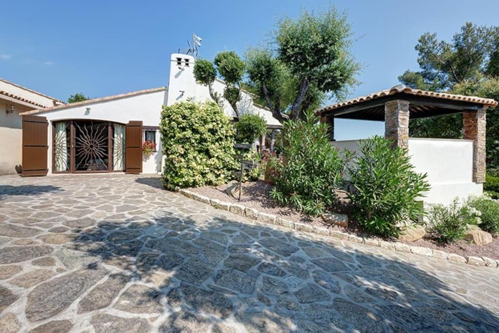 Villa La Crespina Saint Aygulf Exteriör bild