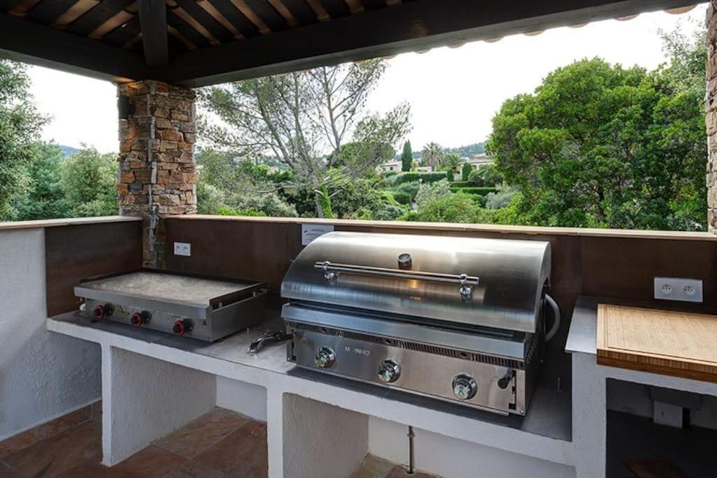 Villa La Crespina Saint Aygulf Exteriör bild