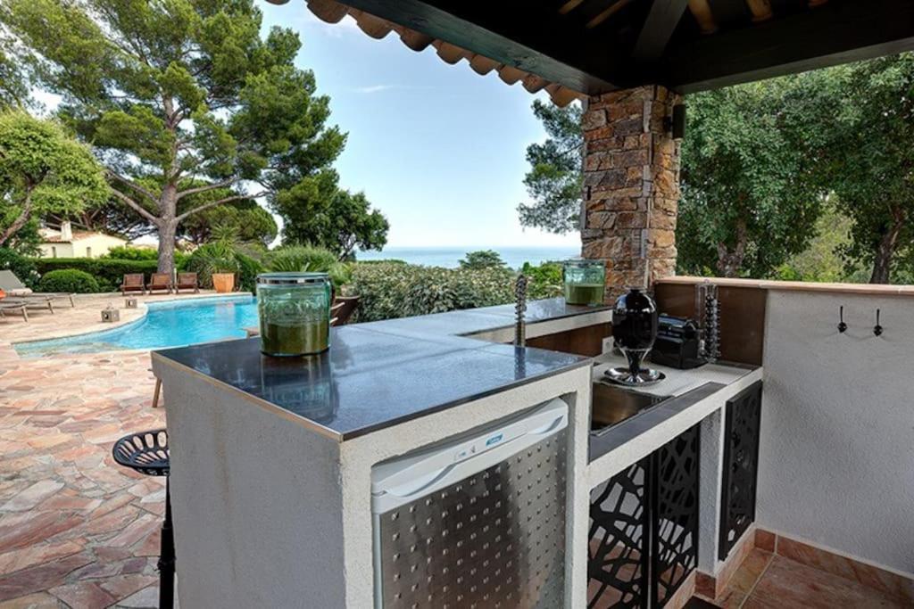 Villa La Crespina Saint Aygulf Exteriör bild