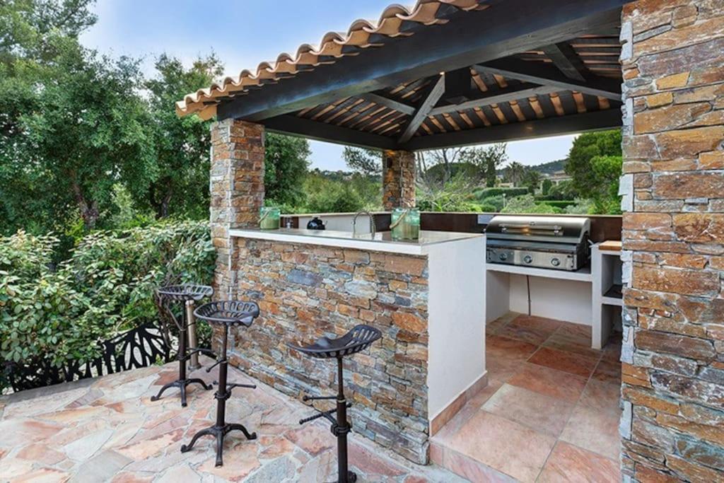 Villa La Crespina Saint Aygulf Exteriör bild