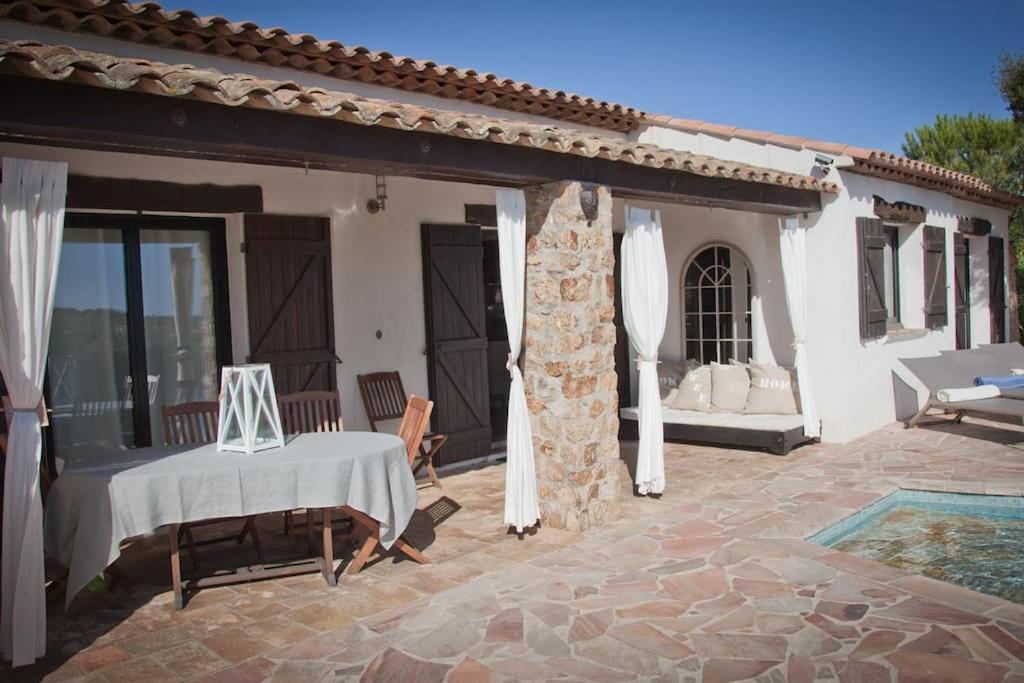 Villa La Crespina Saint Aygulf Exteriör bild