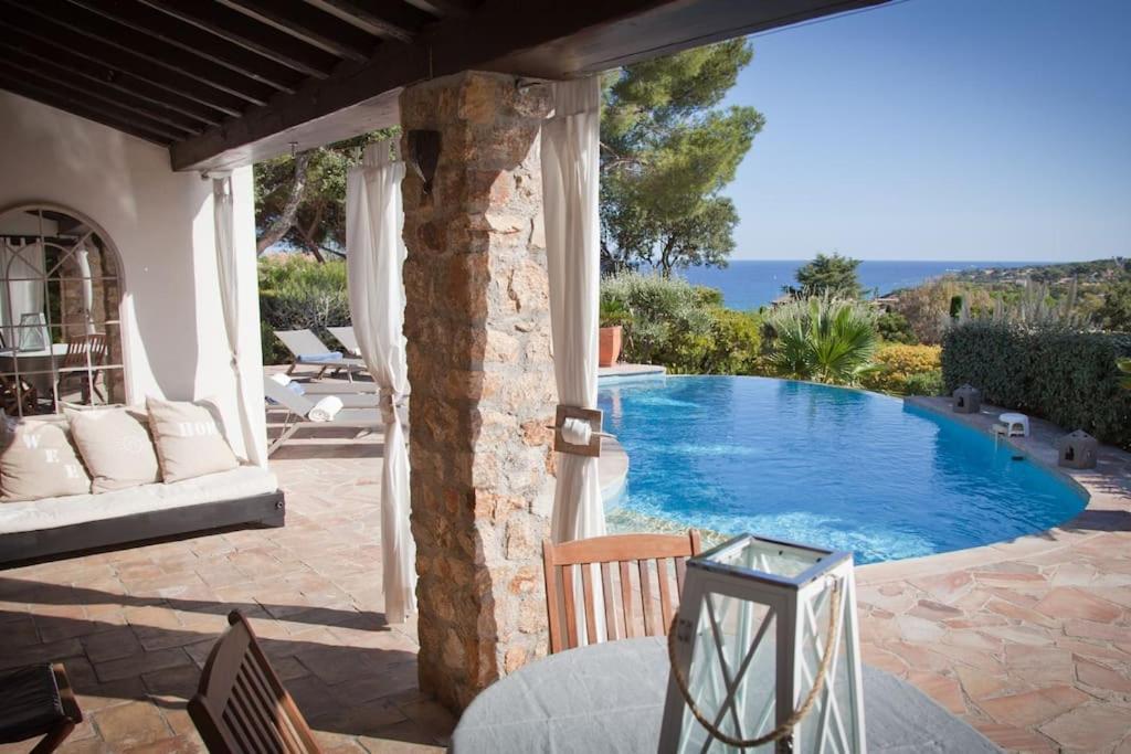 Villa La Crespina Saint Aygulf Exteriör bild