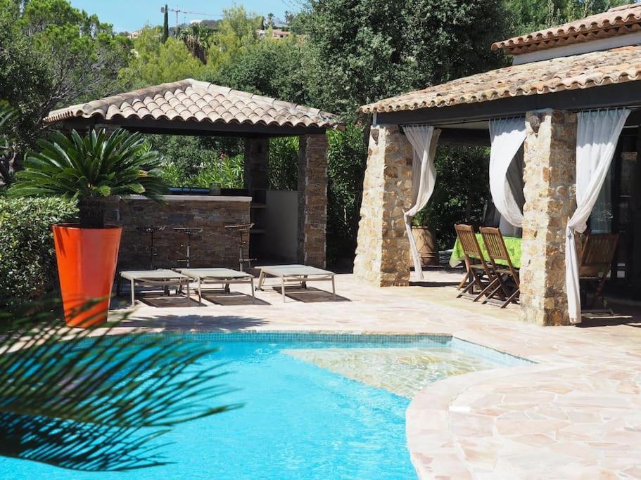 Villa La Crespina Saint Aygulf Exteriör bild